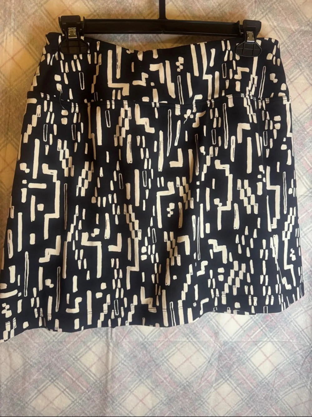 Title Nine Black & White Abstract Print Skort - Picture 4 of 5